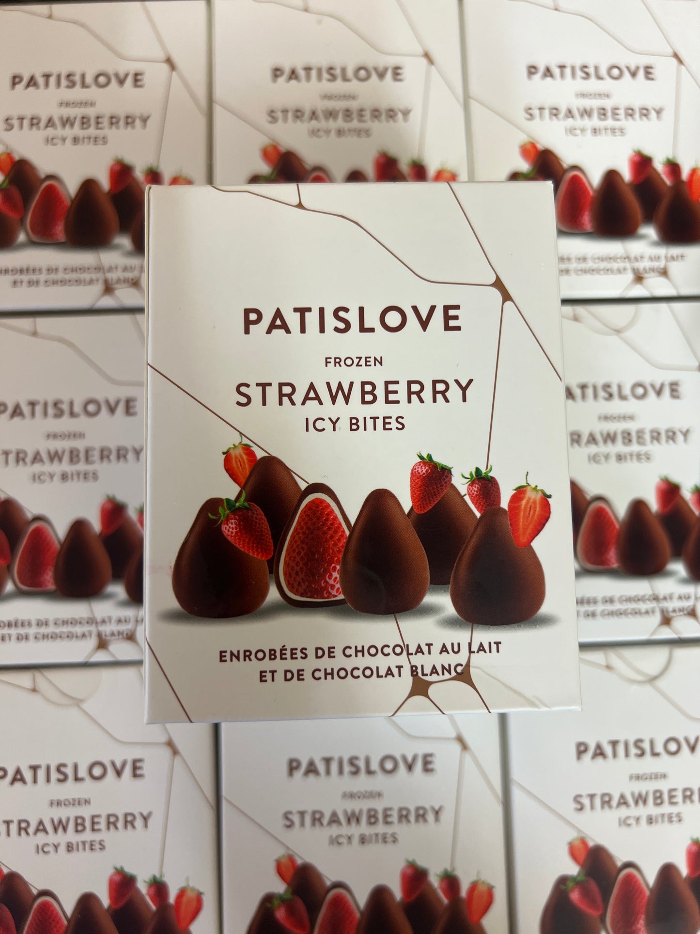 PATISLOVE - Fraises surgelées enrobés de chocolat au lait et chocolat blanc