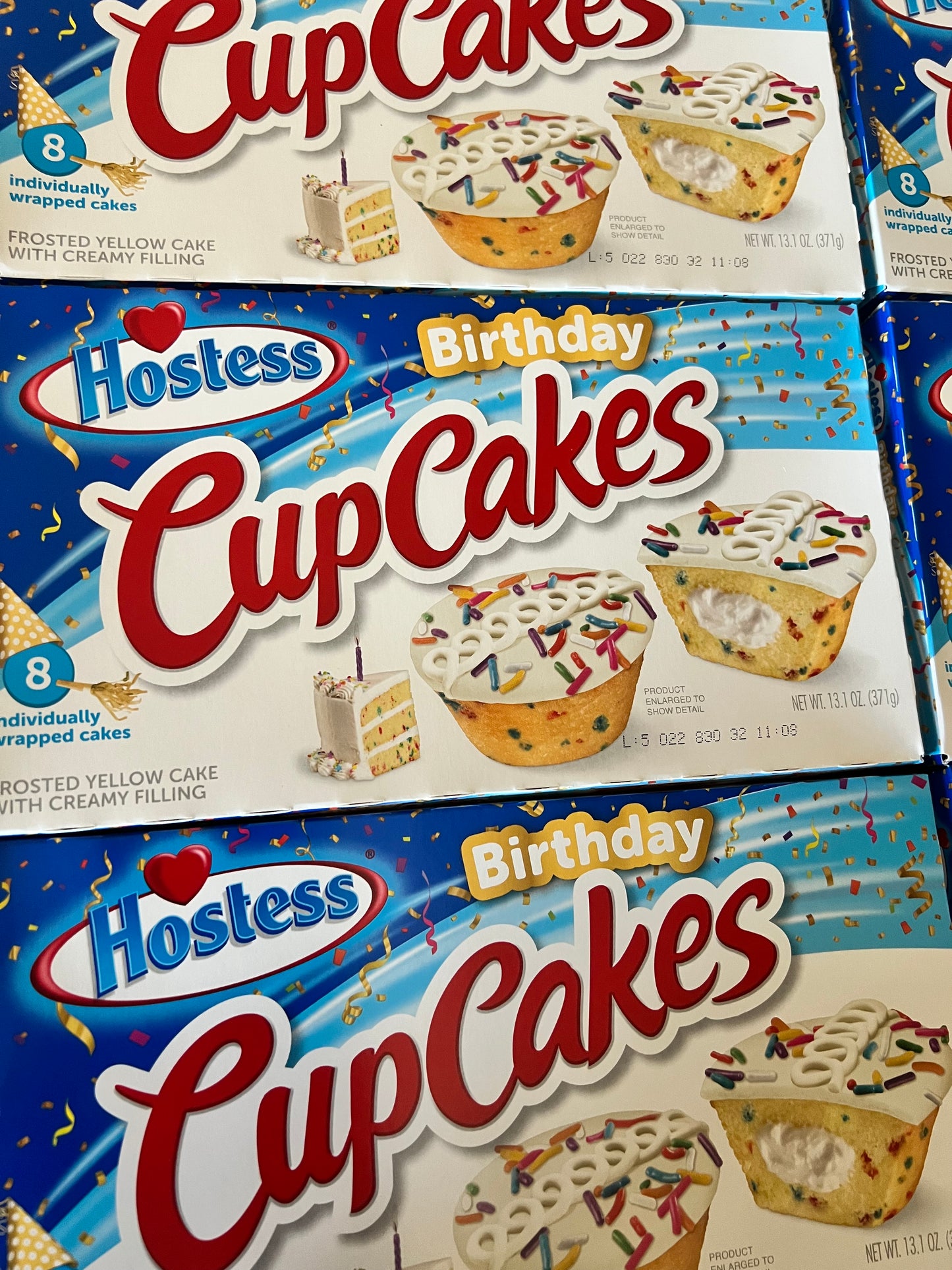 HOSTESS - Birthday CupCakes