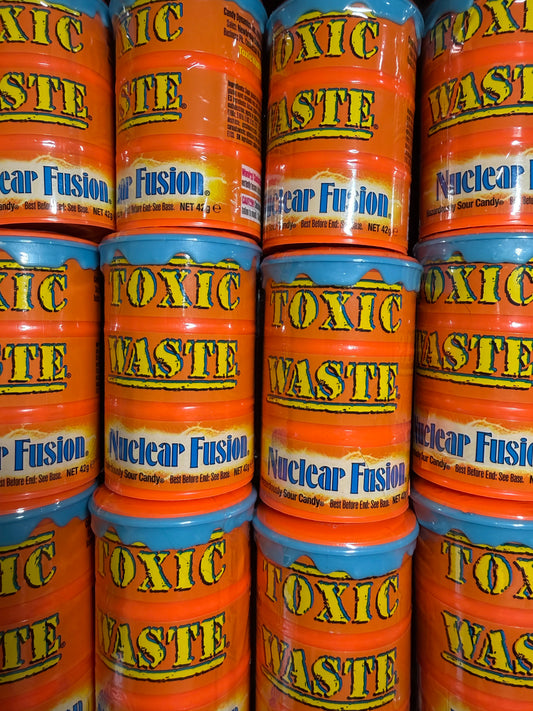 TOXIC WASTE – Nuclear Fusion Sour Candy Drum